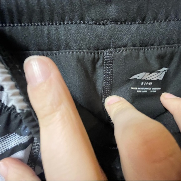 Bundle running/active shorts avia old navy both medium - Picture 3 of 5